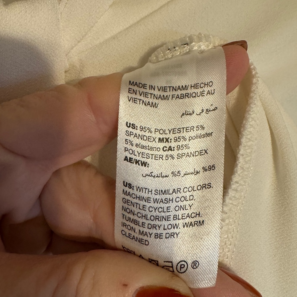 Chico's Ivory Sleeveless V-Neck Detail  Shell/Blouse    LARGE     # L - Picture 5 of 6